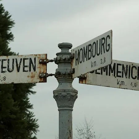 - Rue Du Chateau Deux Villa